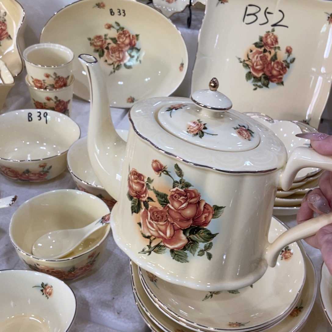 星博陶瓷…………………………………………1