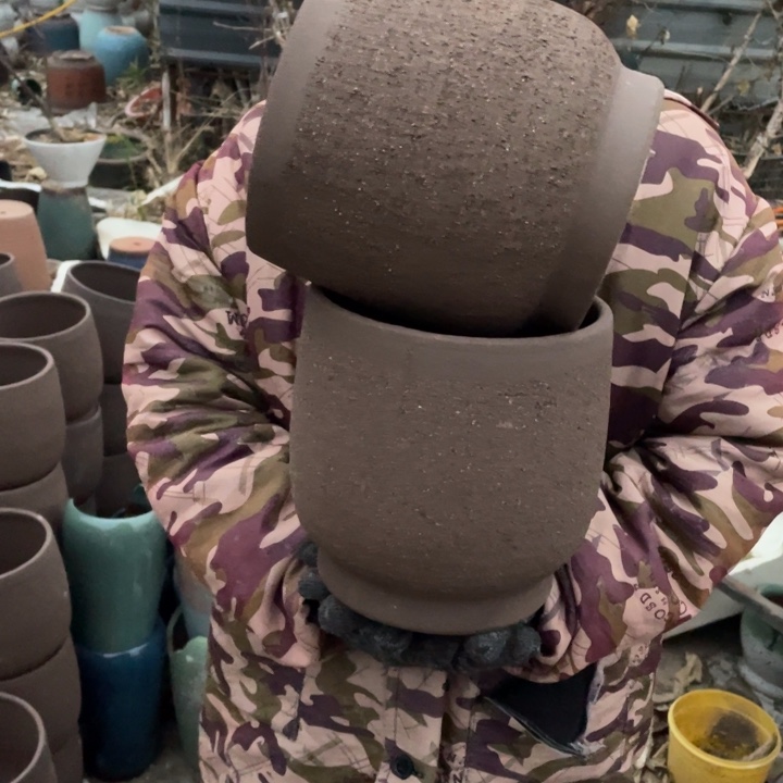 紫砂花盆口19高21瑕疵瑕疵