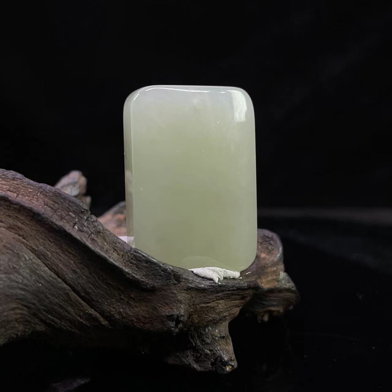 A895 和田玉吊坠 YS131592