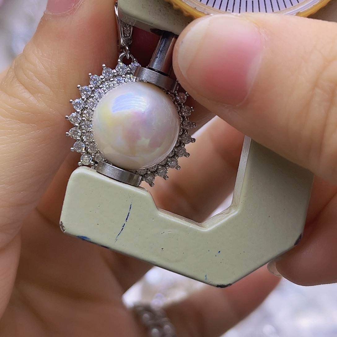 未镶嵌吊坠或者耳钉淡水珍珠