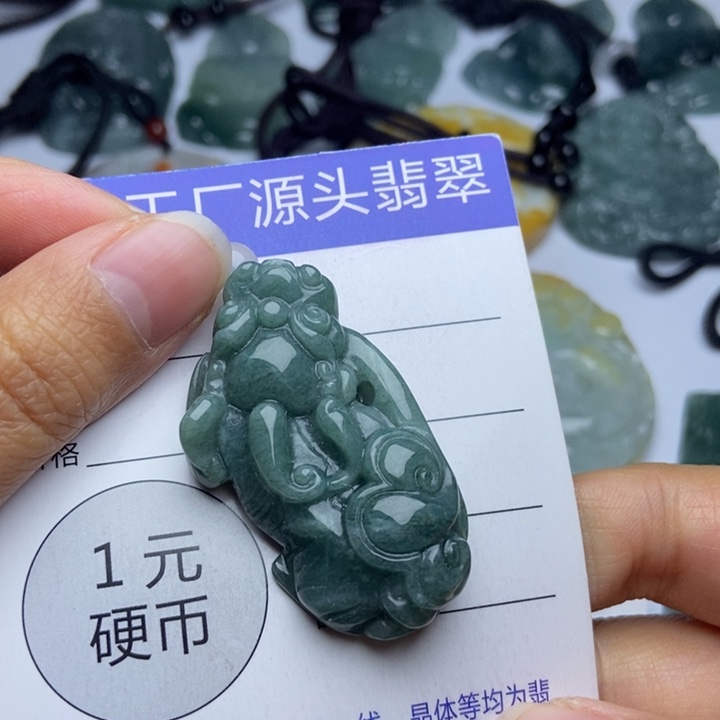 翡翠颈饰未镶嵌翡翠