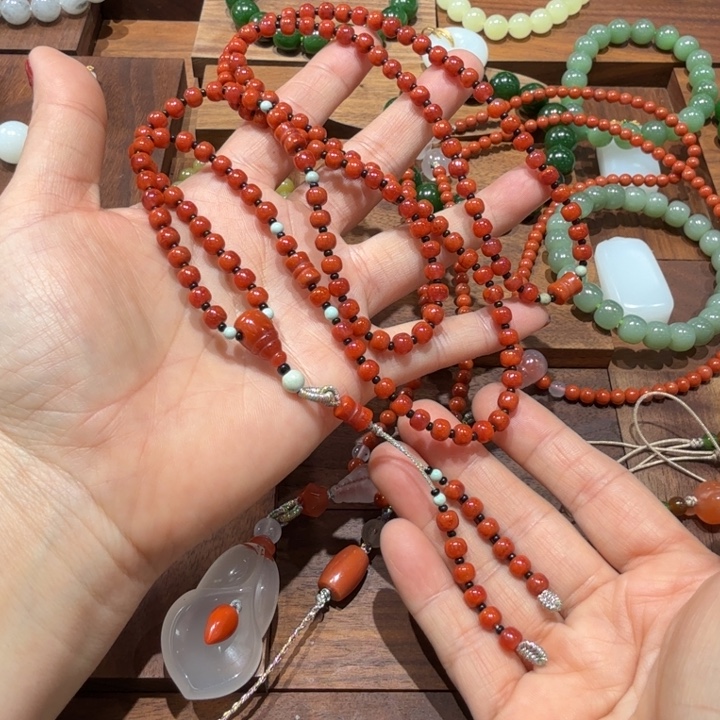 米***提和田玉未镶嵌手链