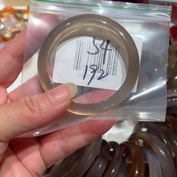 玛瑙/玉髓手镯未镶嵌54