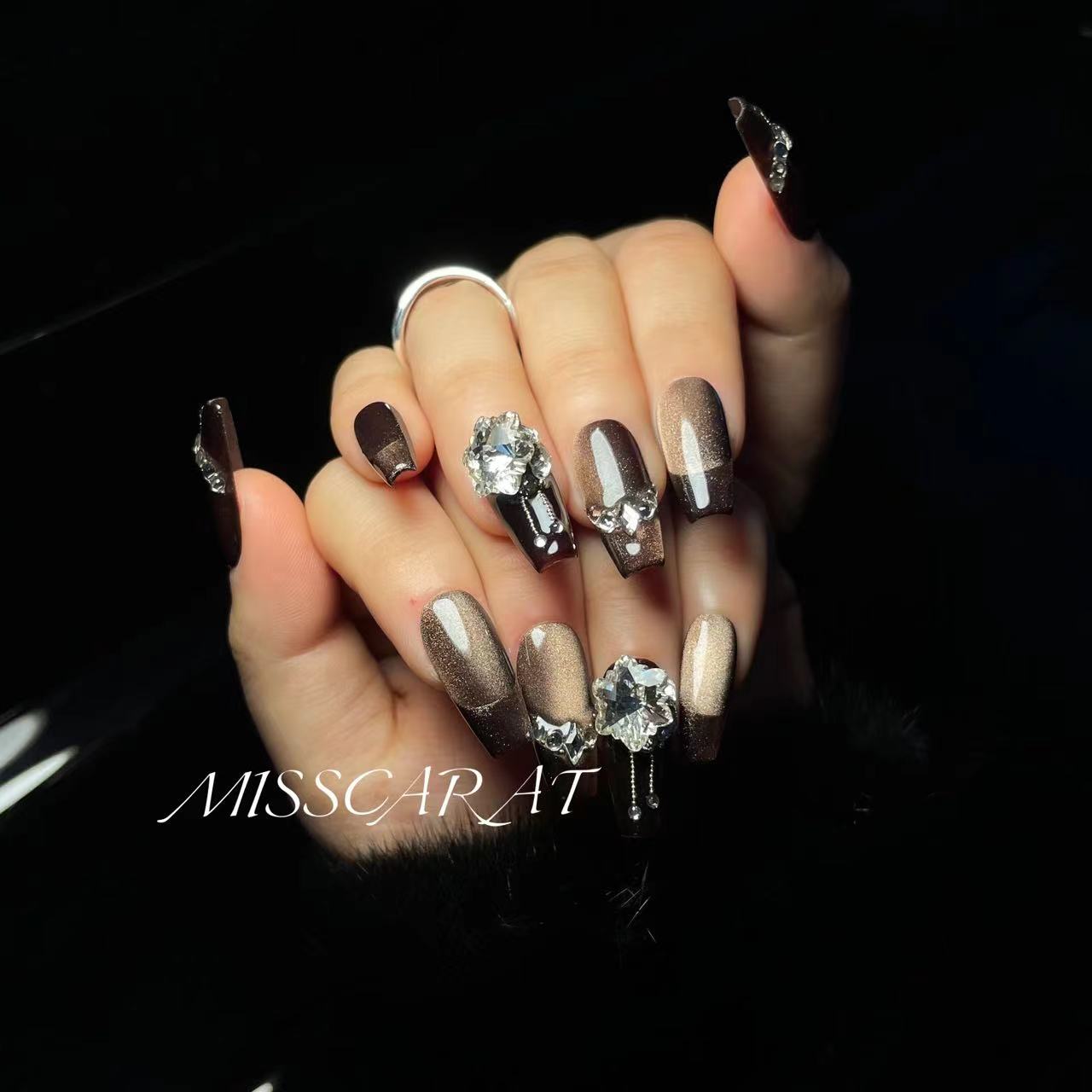 MISSCARAT2025秋冬Hey Jude法式猫眼纯手工定制高端穿戴甲L0046