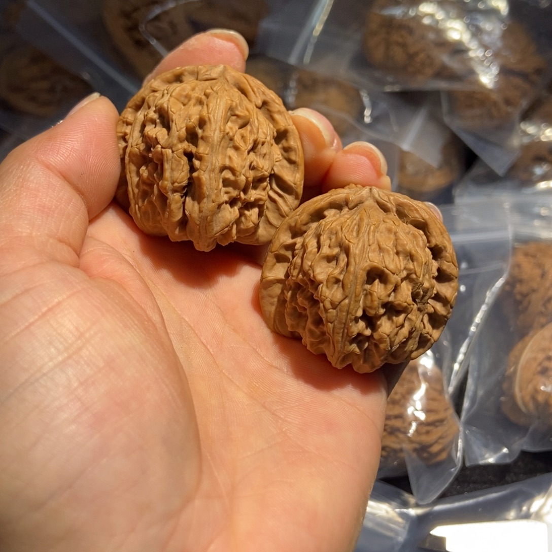 文玩核桃吊坠白狮子头150