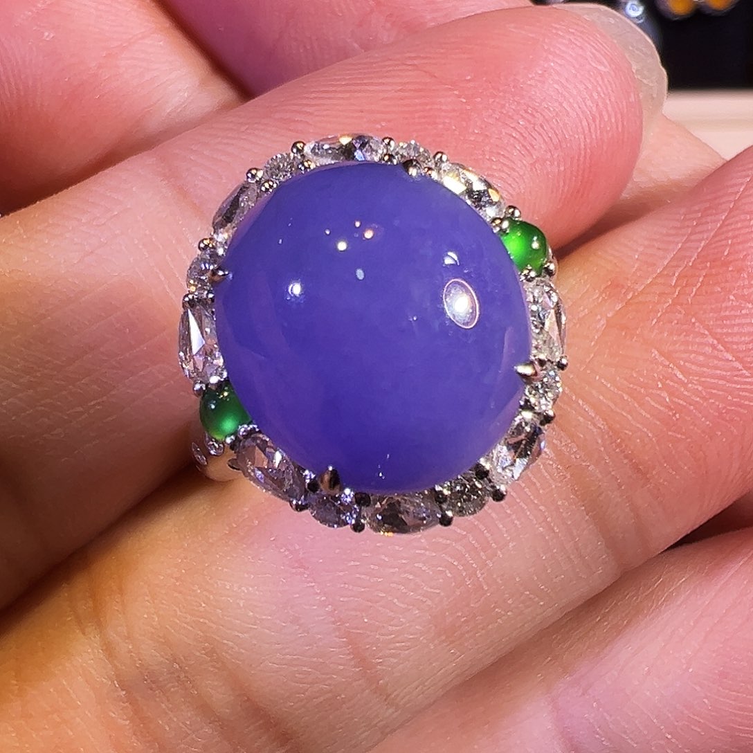 翡翠戒指18K金镶嵌浓紫蛋面戒指