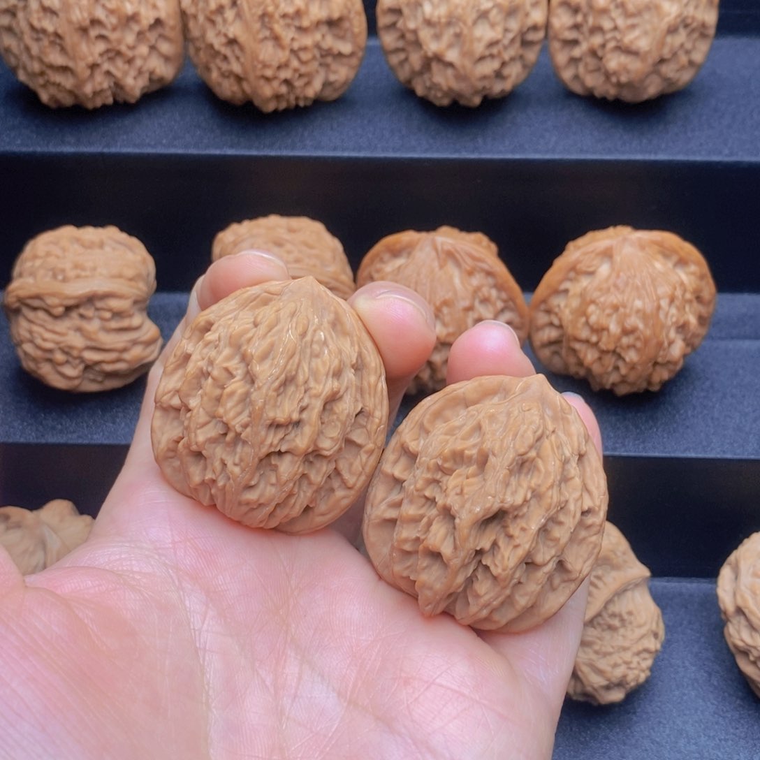 把件文玩核桃麦穗虎头