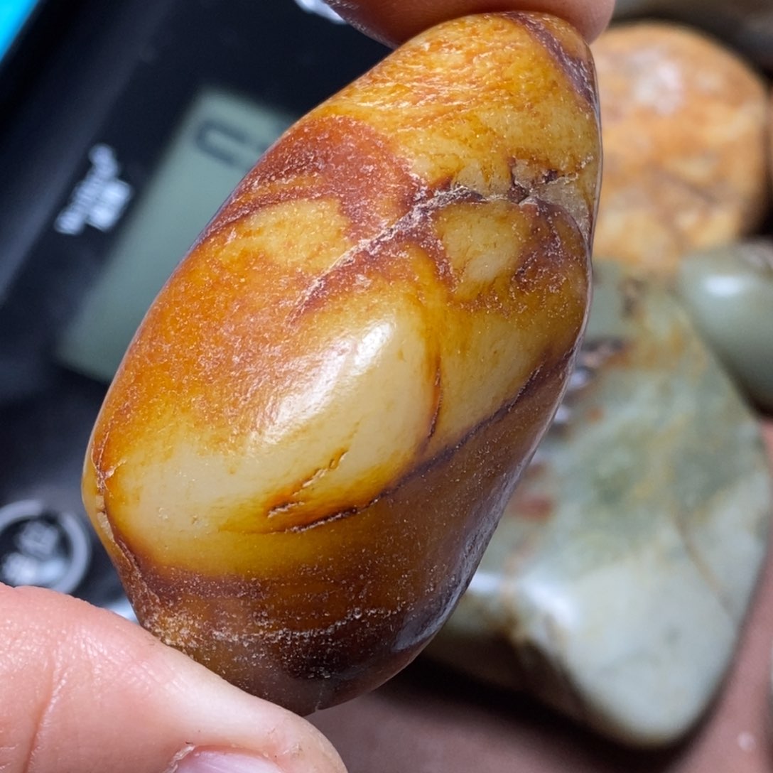 和田玉挂件足铂镶嵌