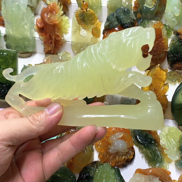 蛇纹石玉珠宝半成品未镶嵌