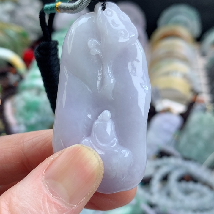 翡翠颈饰未镶嵌吊坠