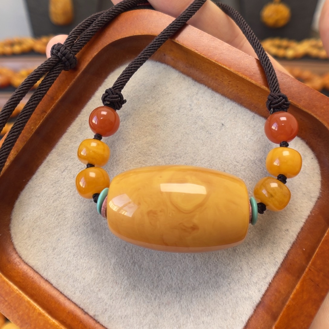 蜜蜡未镶嵌颈饰蜜蜡