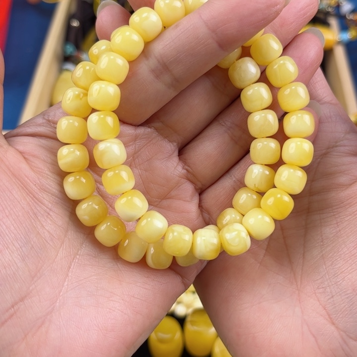 琥珀珠宝奇石未镶嵌琥珀，多样性发其一