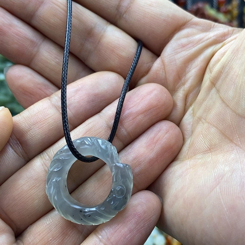 【闪购商品】蛇纹石玉未镶嵌吊坠