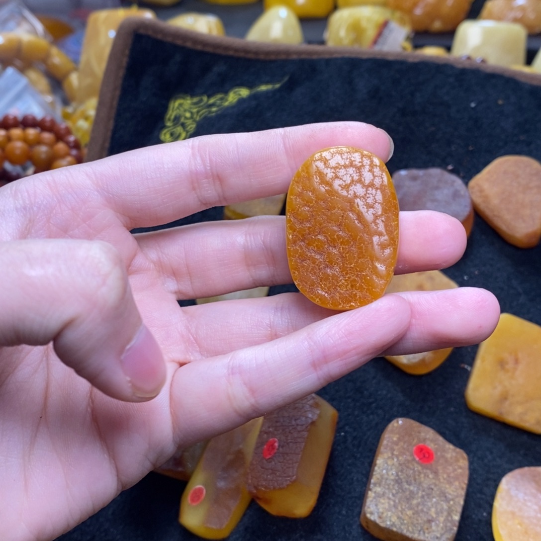 琥珀未镶嵌珠宝奇石