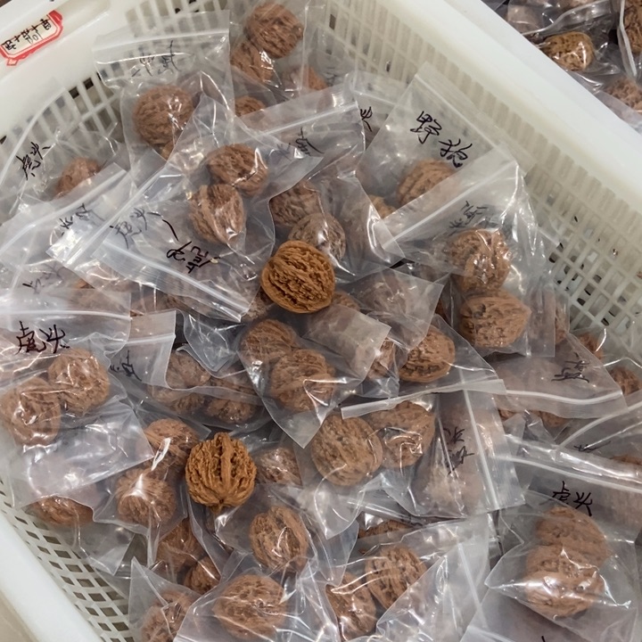 吊坠文玩核桃虎头瑕疵
