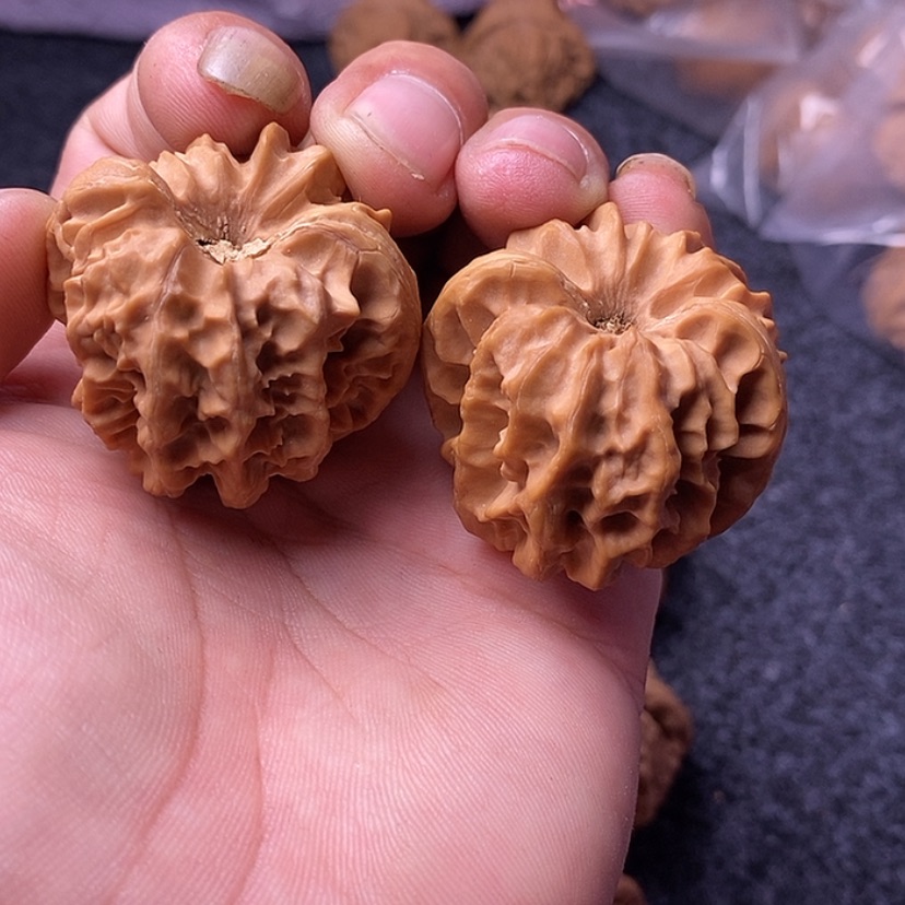 【闪购商品】文玩核桃吊坠39.5凹底曹大龙