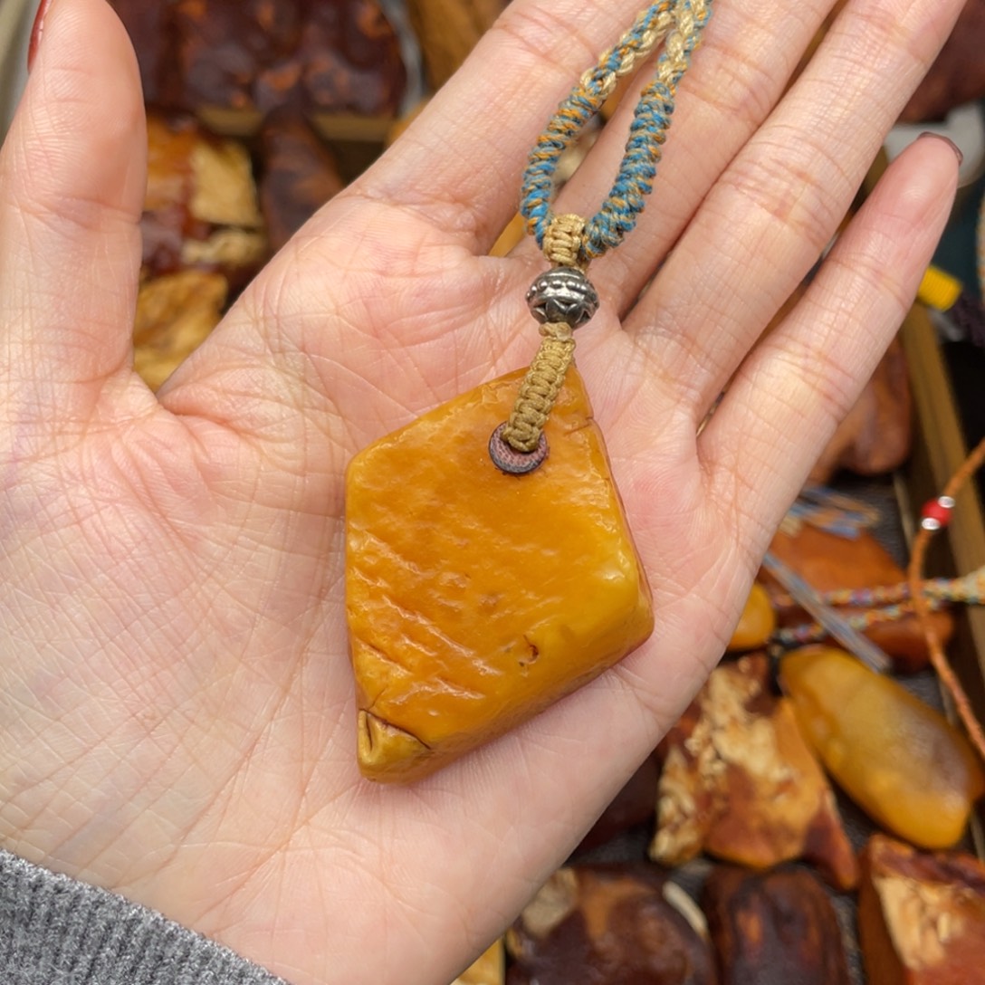 琥珀未镶嵌珠宝奇石