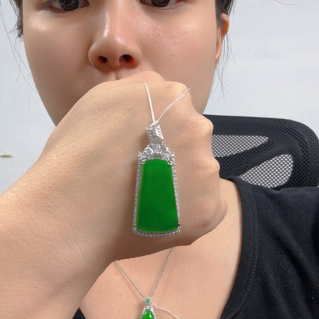 张***️翡翠银S925镶嵌吊坠(不含链)