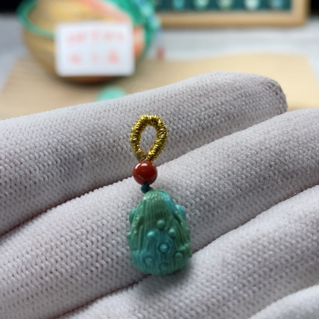 绿松石颈饰未镶嵌