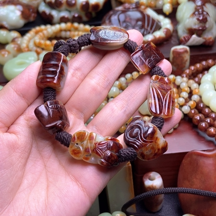 荞***里未镶嵌手链岫岩河磨玉（透闪石质玉）