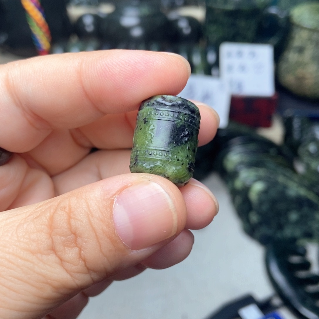 蛇纹石玉未镶嵌转经筒