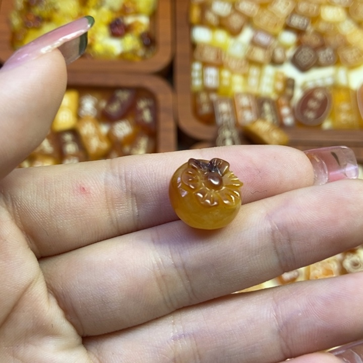 琥珀未镶嵌珠宝奇石柿子