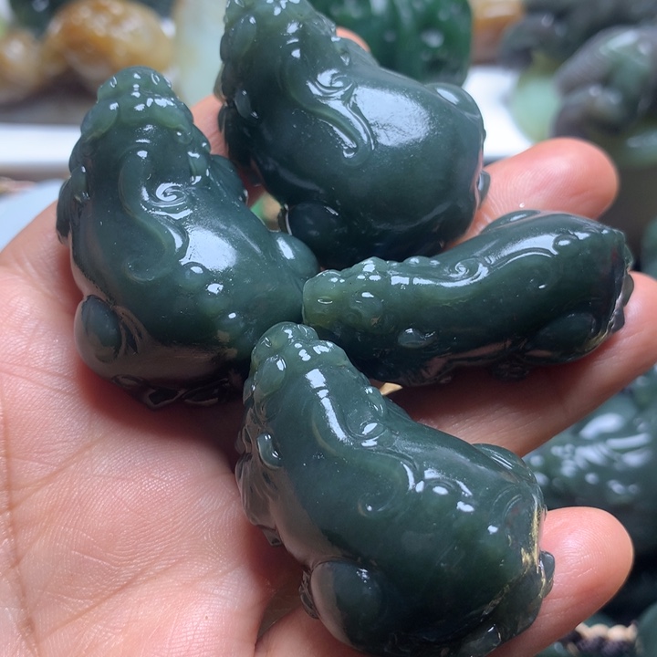 西***哥和田玉未镶嵌颈饰