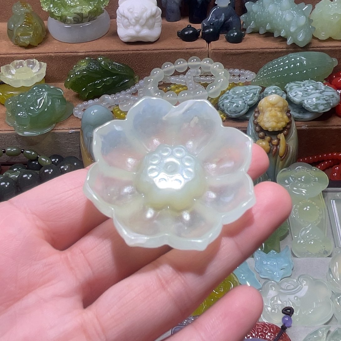 未镶嵌蛇纹石玉珠宝奇石