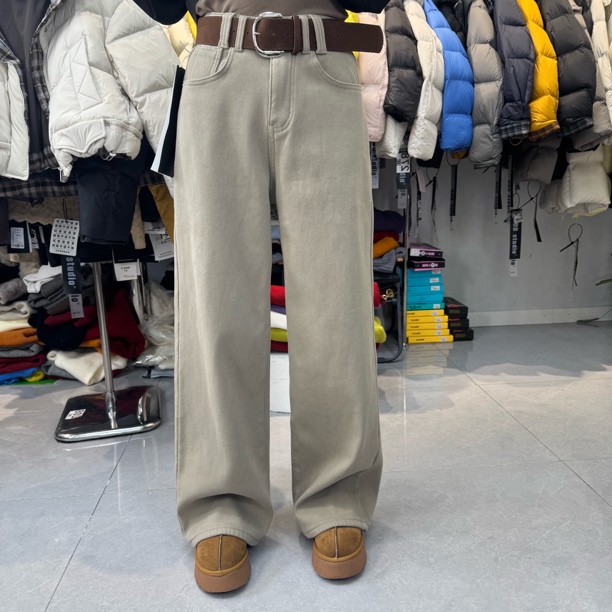 欢欢家9889新款秋冬加绒加厚奶茶灰咖弯刀阔腿显瘦牛仔裤