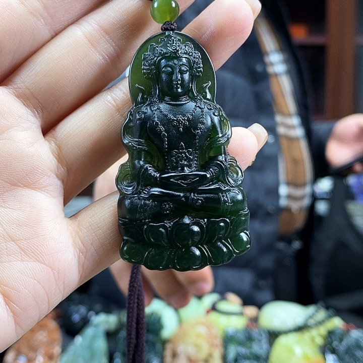 蛇纹石玉吊坠未镶嵌