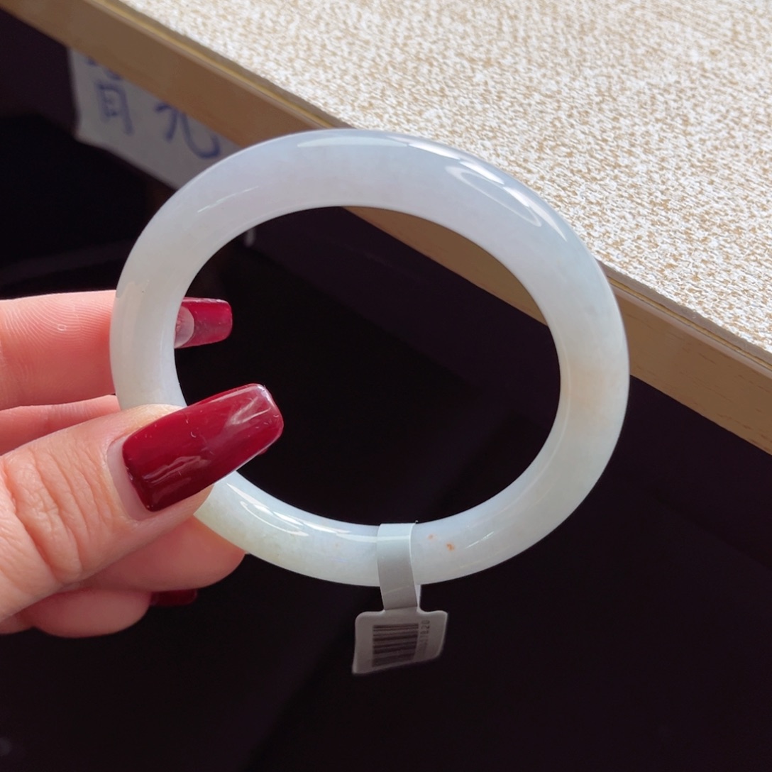 翡翠手镯未镶嵌手镯