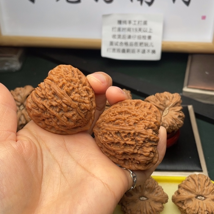 文玩核桃吊坠宽**度45尺三角拉丝凹底257