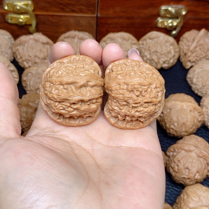 【闪购商品】文玩核桃吊坠给***乐白狮子39