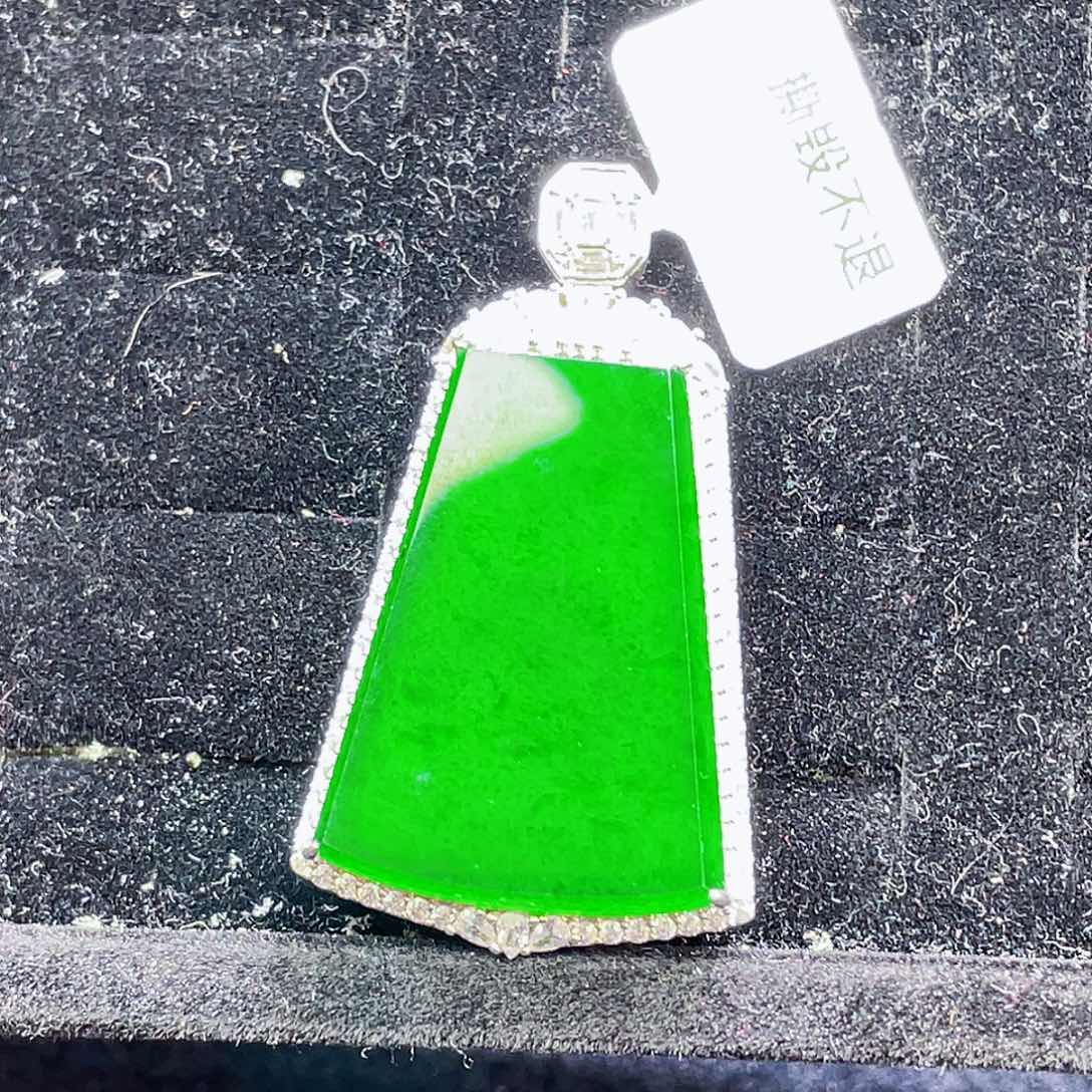 翡翠颈饰未镶嵌60，