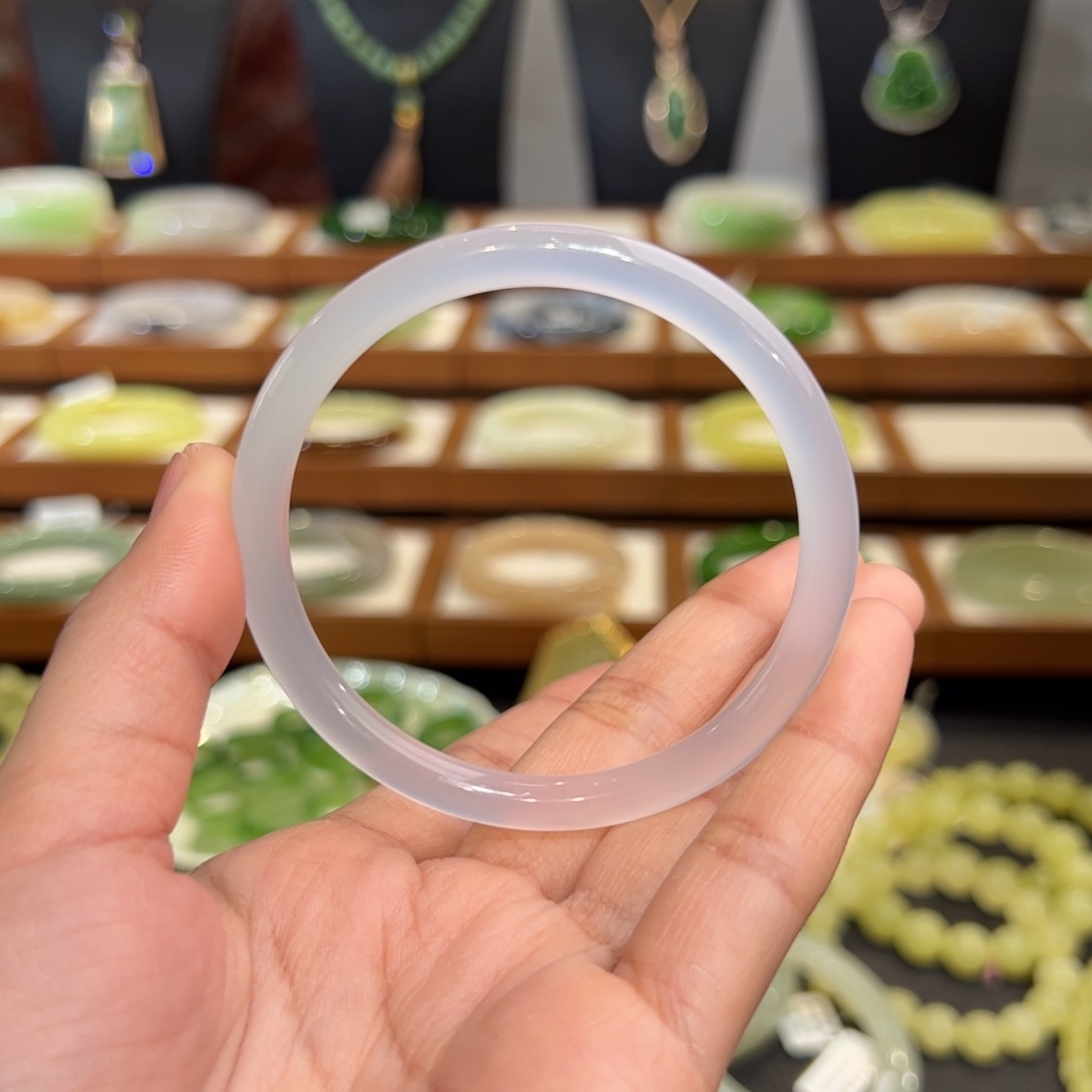 玛瑙/玉髓手镯未镶嵌高冰叮当56