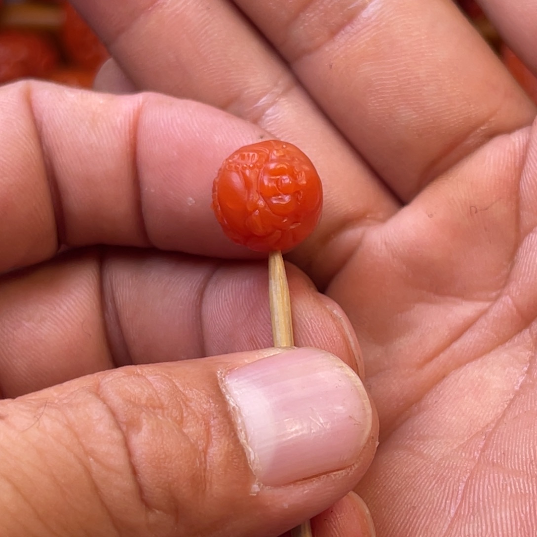 麦***李南红玛瑙未镶嵌保山精工佛公卡12➕