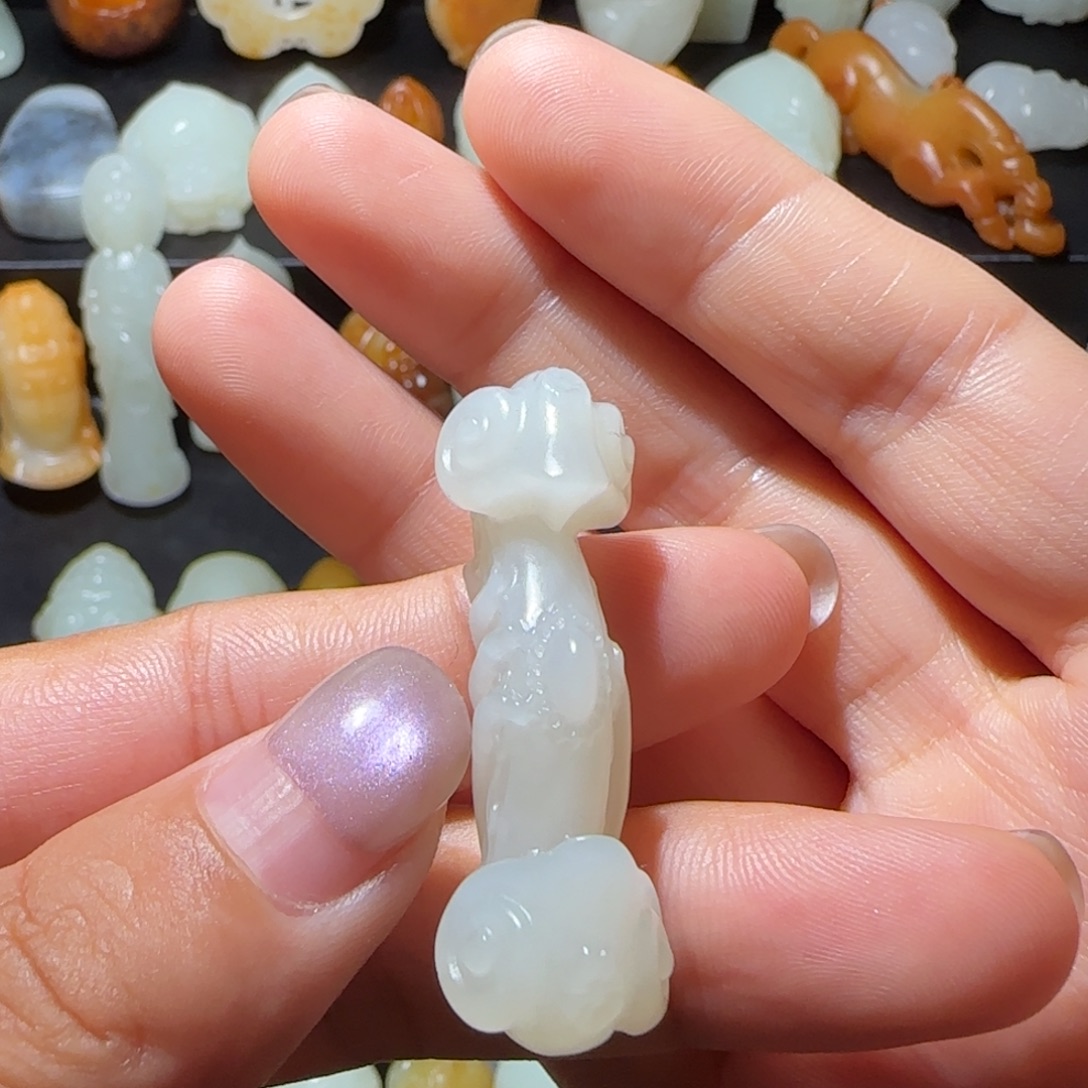 玩***火和田玉未镶嵌颈饰