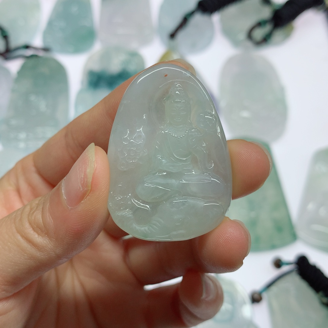 翡翠颈饰未镶嵌普贤