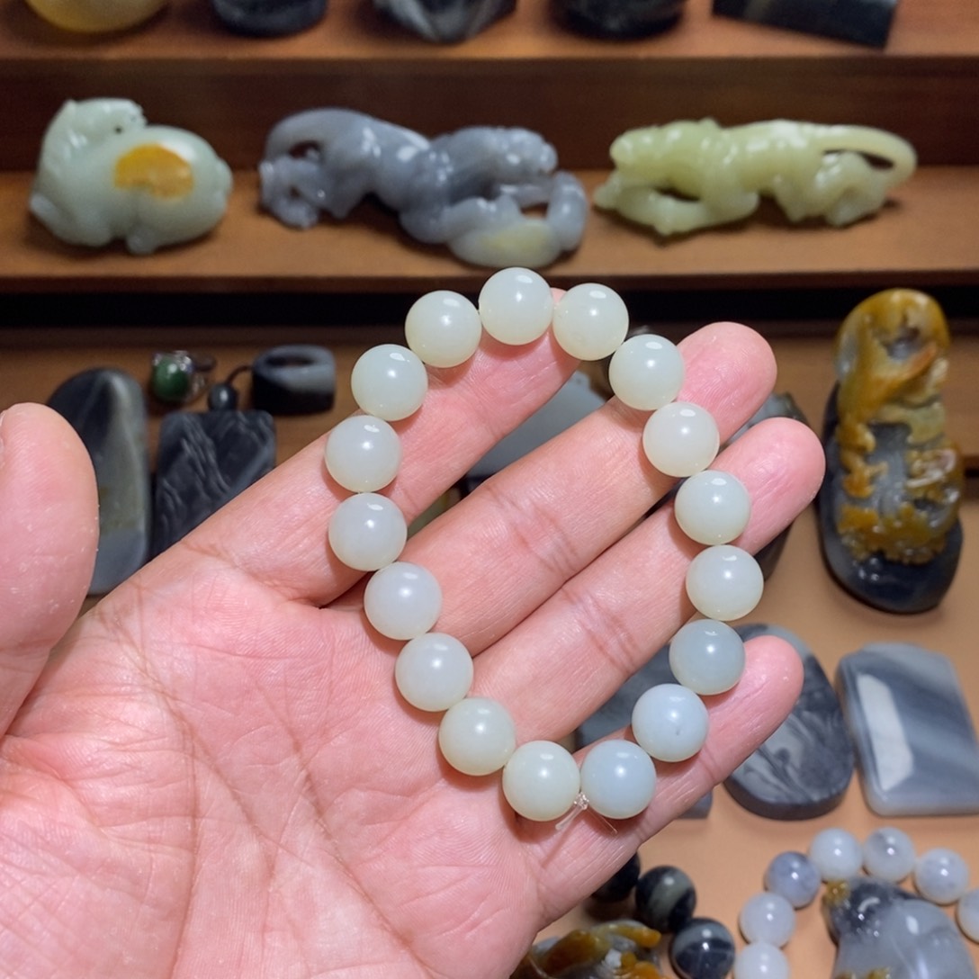 未镶嵌和田玉把件