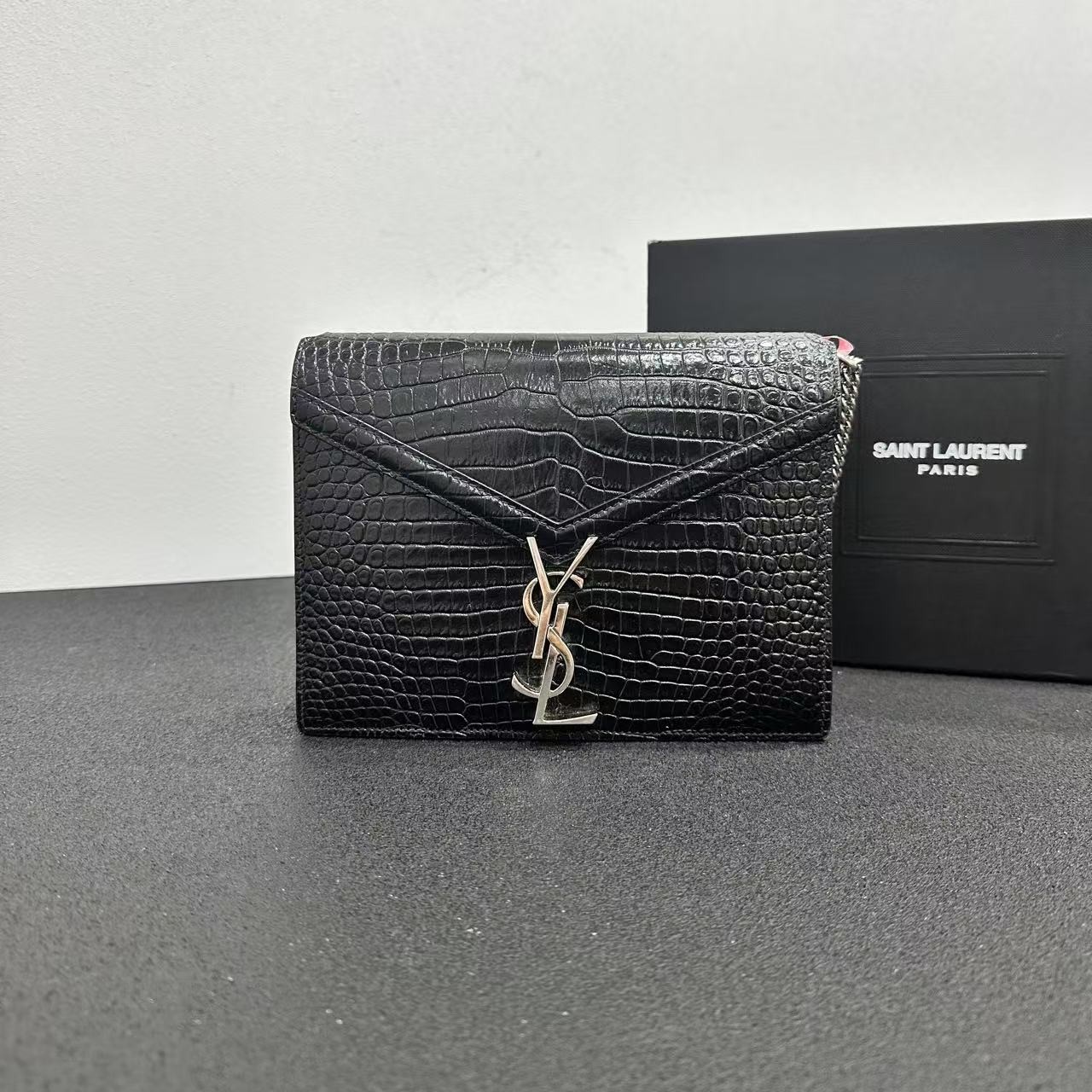 未使用 YSL/圣罗兰 壹所/YSL cassandra 鳄压纹 链条款 黑银闲置*