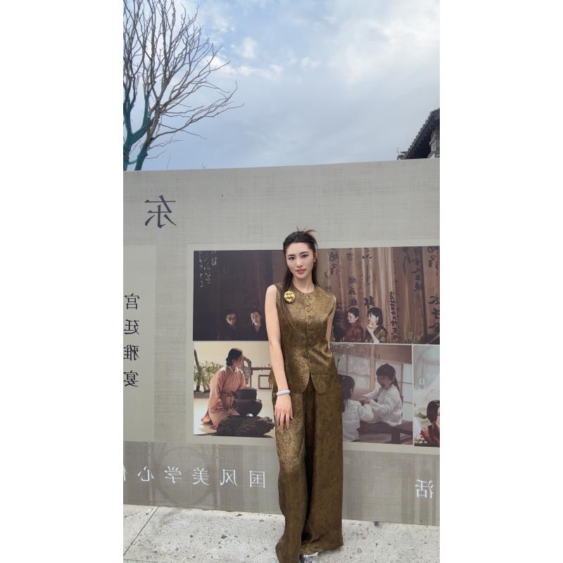 KeayKely 夏季新款金色无袖马夹套装高端时尚气质大气马甲显瘦