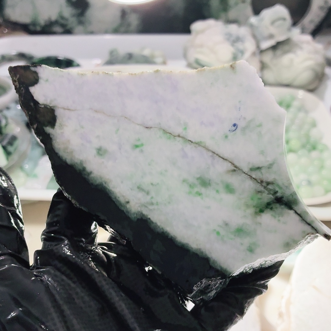 翡翠未镶嵌颈饰边角料