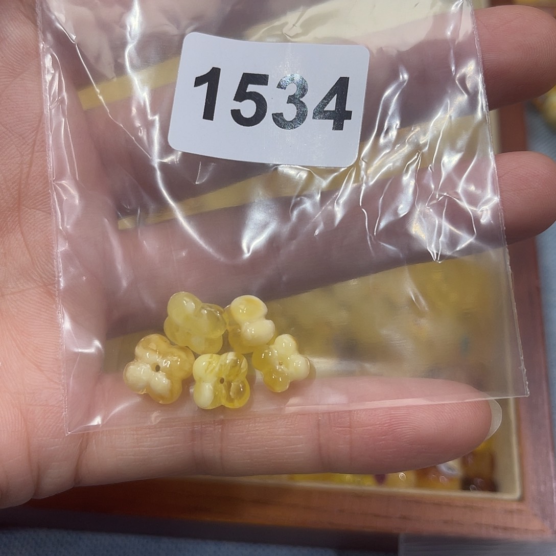 琥珀珠宝奇石未镶嵌夹*