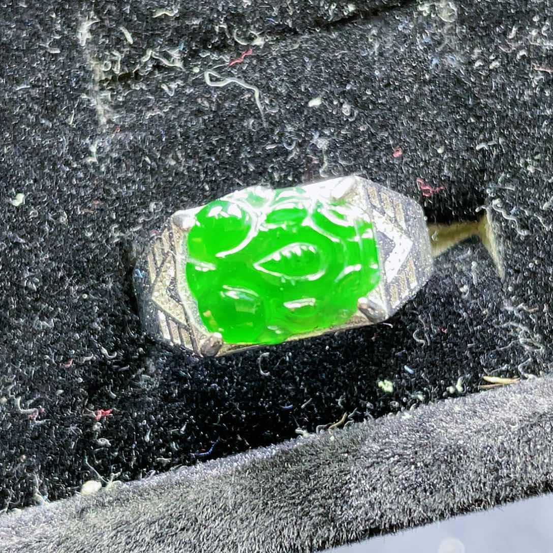 翡翠颈饰未镶嵌51，