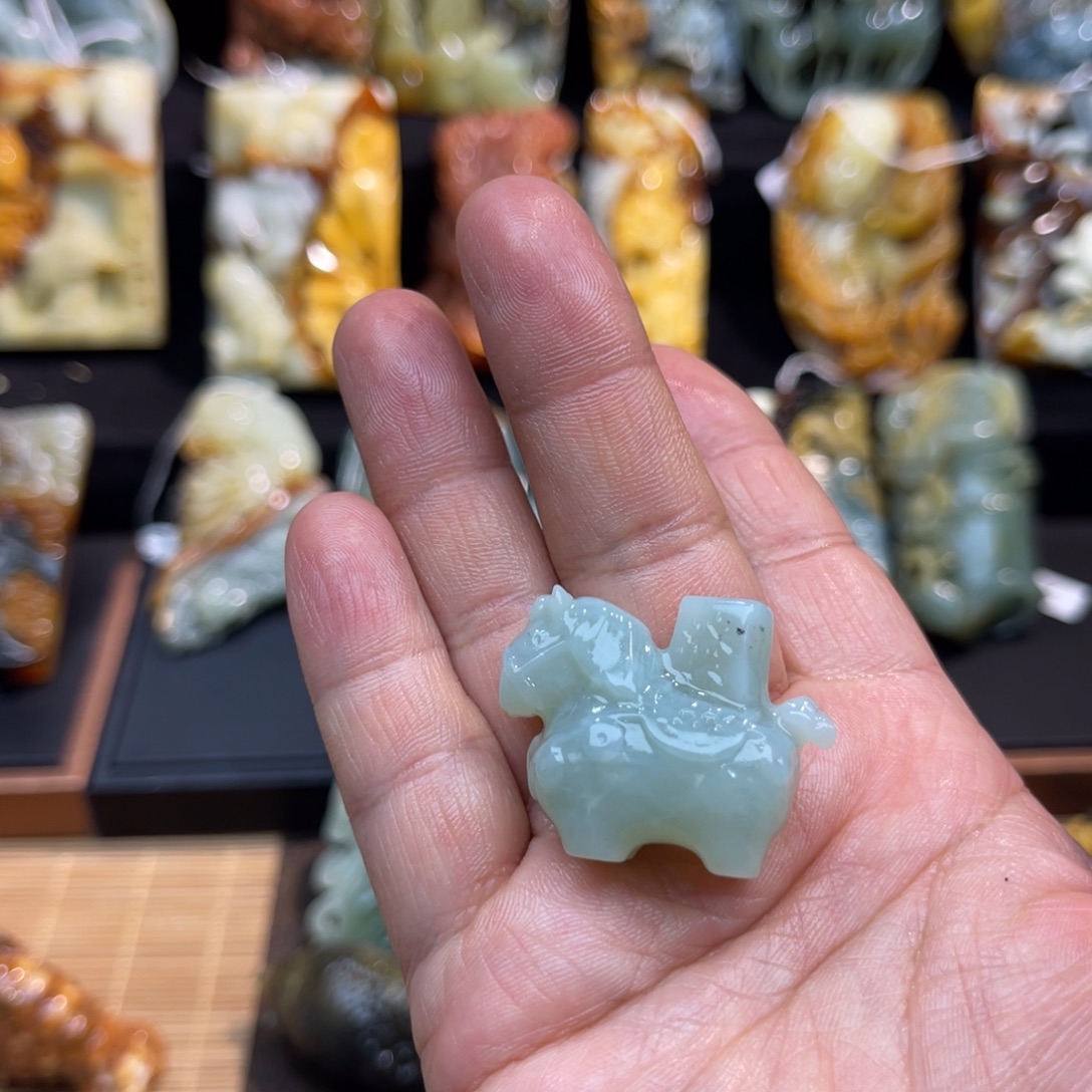 ****星蛇纹石玉未镶嵌颈饰