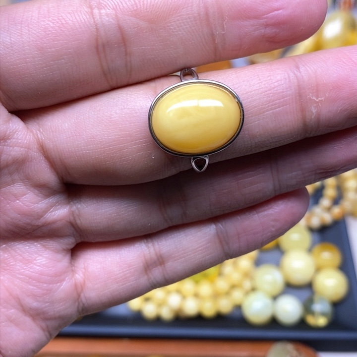 琥珀珠宝奇石未镶嵌