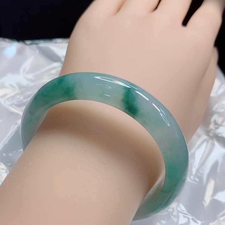 翡翠未镶嵌手镯54圈口