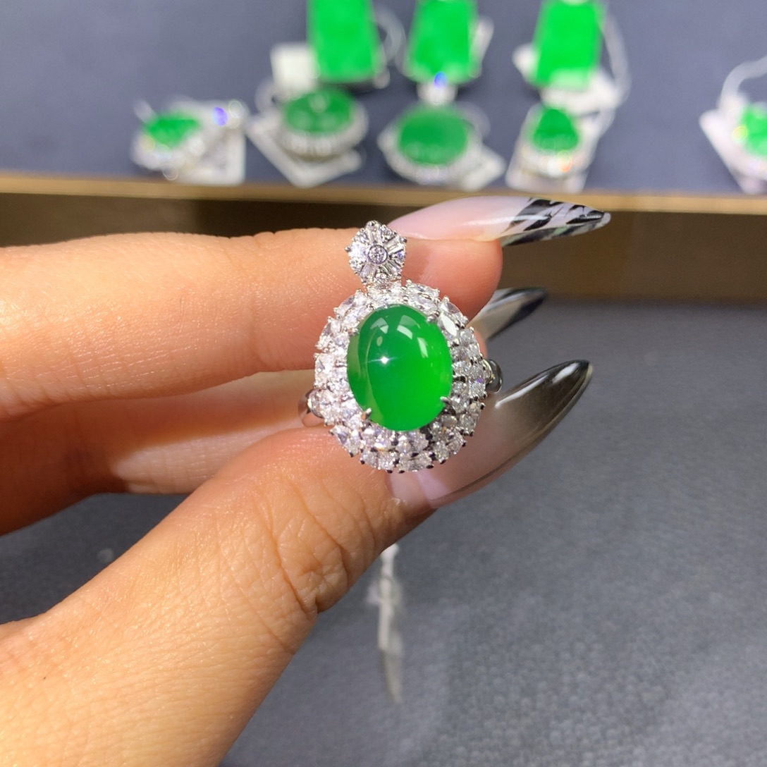 翡翠戒指18K金镶嵌翡翠