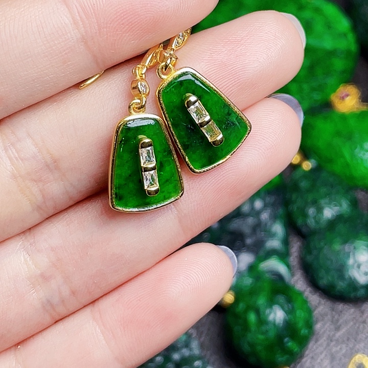 翡翠银S925镶嵌颈饰多样性