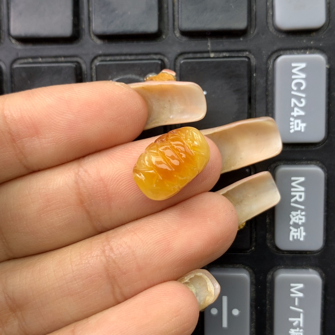 琥珀未镶嵌珠宝奇石